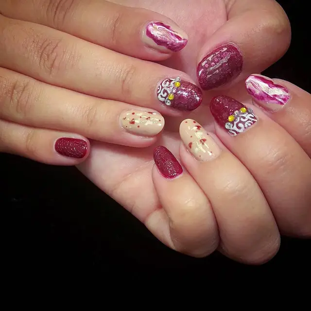 Elegant valentine's nails