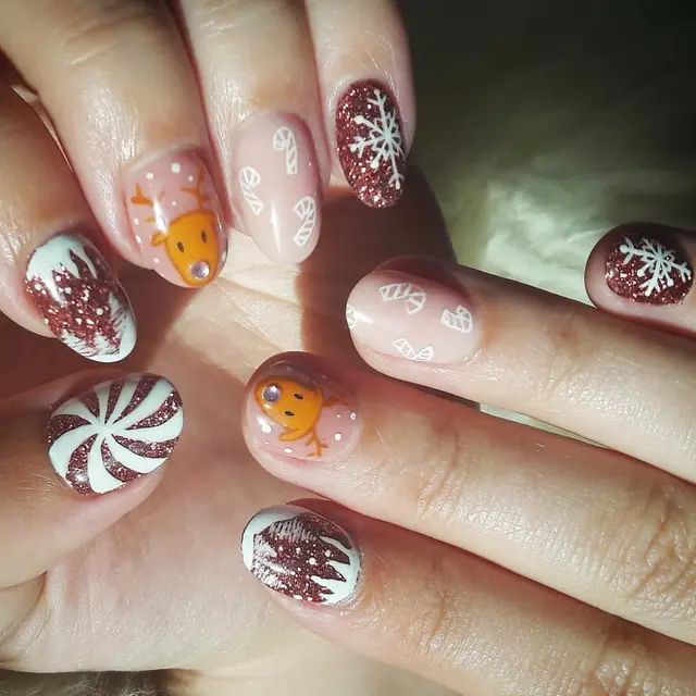 Winter wonderland Sns base, nail art with paint and gel top coat.
