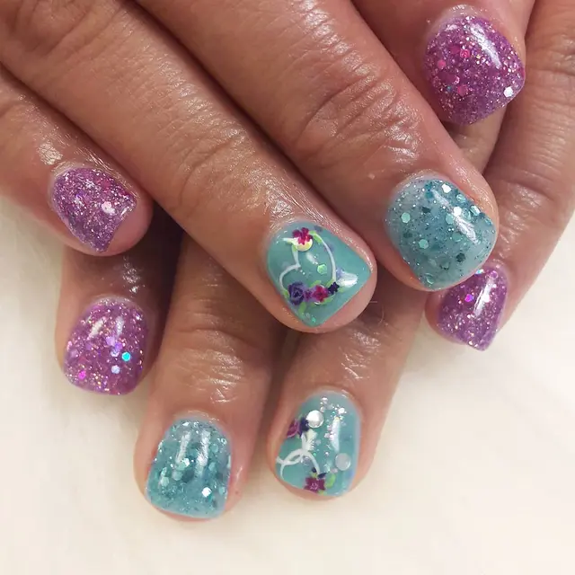Start to be better with SNS :) Cute and sweet nails Done by me in