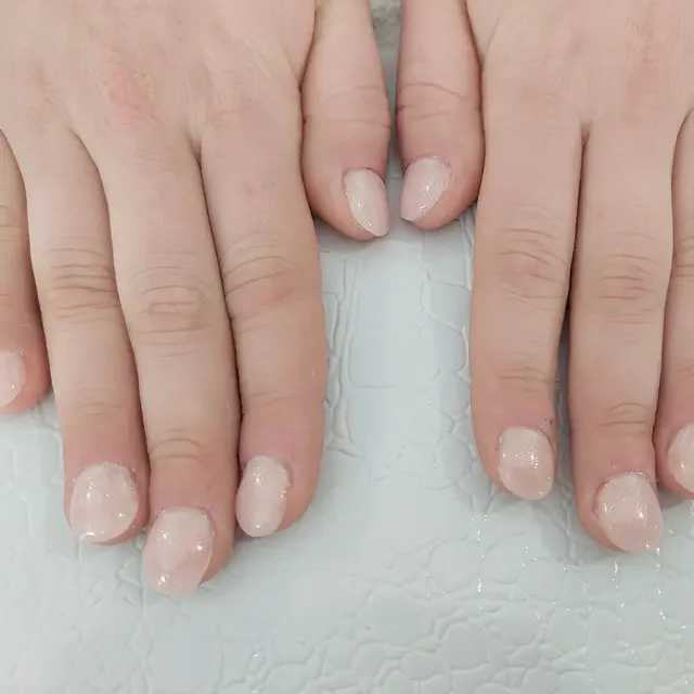 Swipe pour voir le résultat d'extentions sur ongles rongés