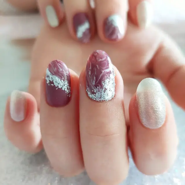 a encore craquée pour des nouveautés, les feuilles d'argent (existe en doré et bronze) et ce magnifique semi aux…