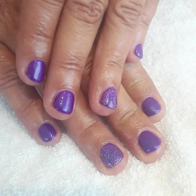 Manucure violette