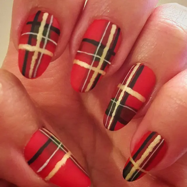 Nail art "Kilt"