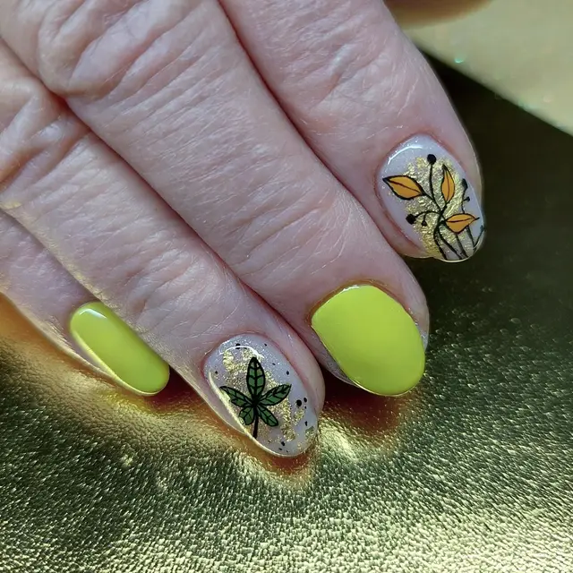 Feuilles d'Automne Swipe et dis moi si tu préfère mat ou brillant?