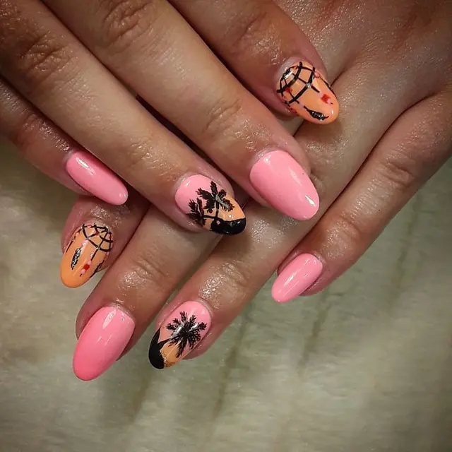 Thank you Kim from for my extentions ^^ Design by Kuty nail's and Pooja for the second hand :)