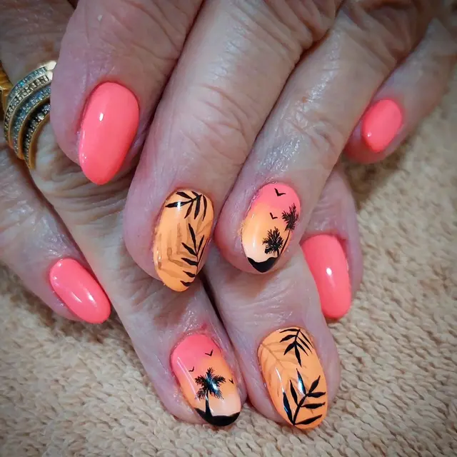 De beaux ongles ensoleillé pour un beau voyage en Martinique.