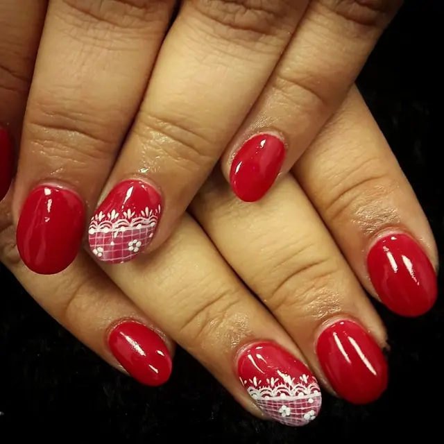 Delicate and backstage You can book for a nail art with me in