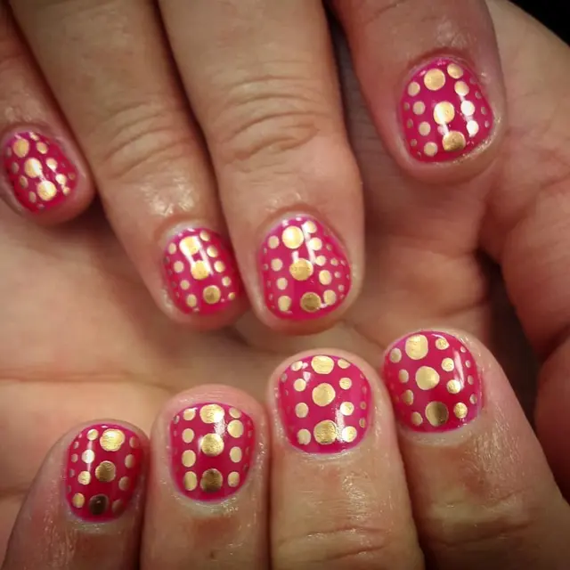 WoW Dots For a nail art send me a pm or contact on Mondays, Thursdays and Fridays