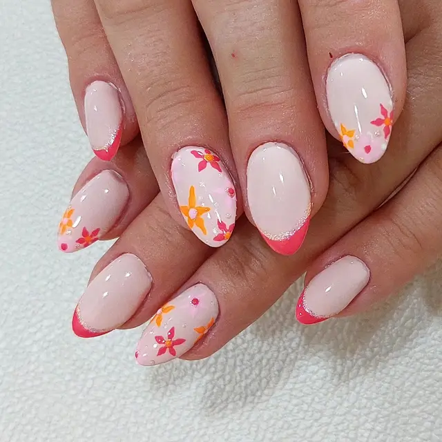 Nouveau look Rien de tel qu'une touche de fleurs et une pointe de couleur pour se sentir fraîche et rayonnante !