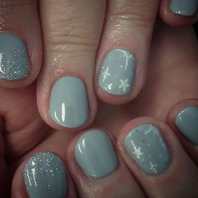 Grey stars I love to practice nail art ^^!