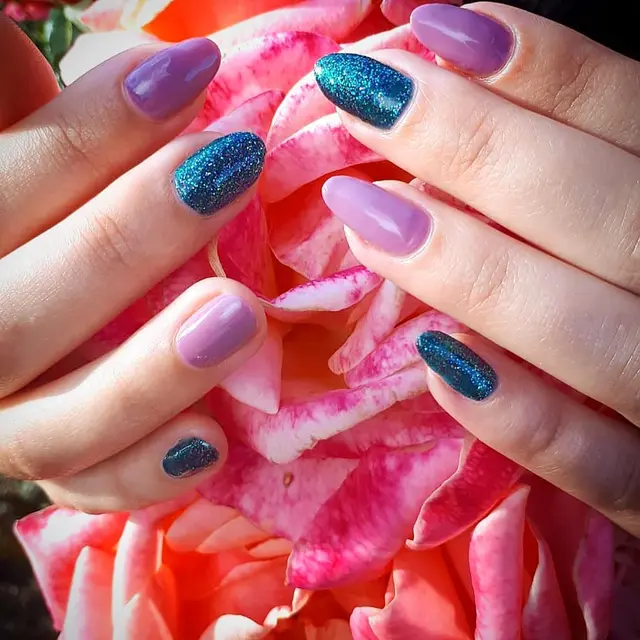 When I'm visiting the roses garden in and I also love my nails by