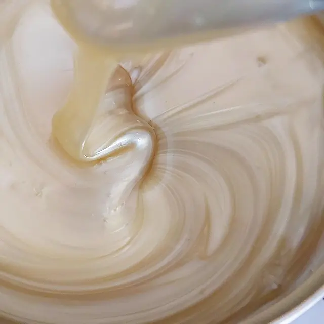 La nouvelle cire à bandes de l'institut, la Micromica de